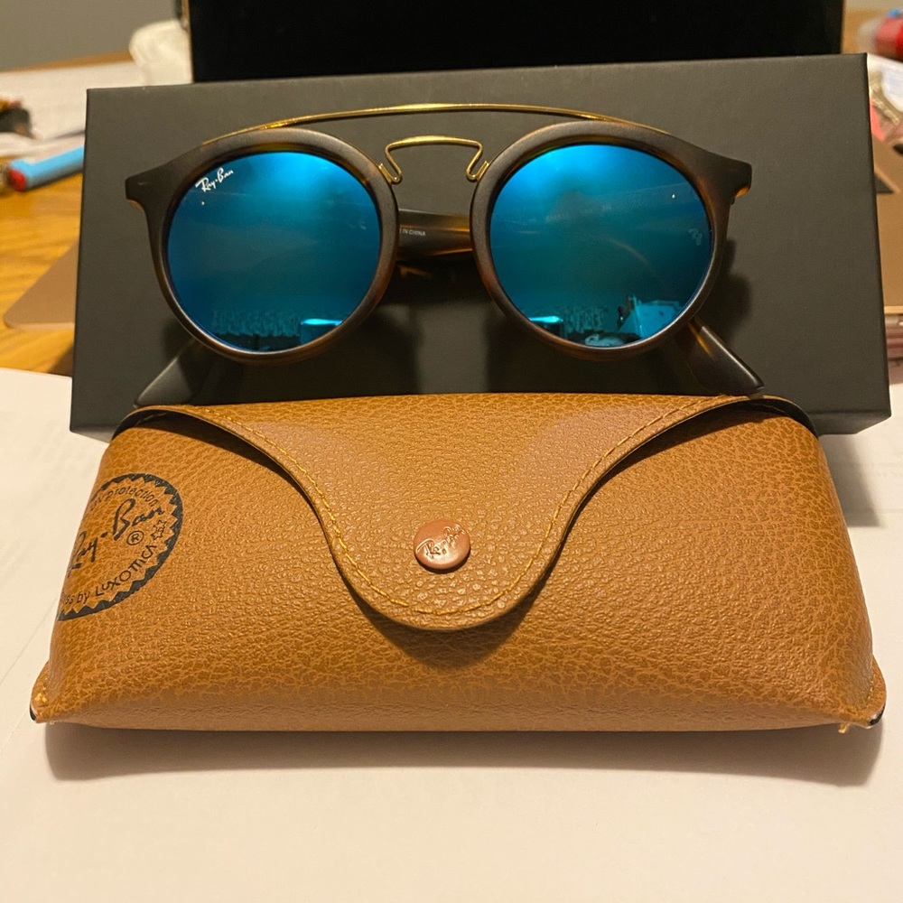 Ray-Ban Sunglasses •••SOLD•••